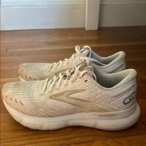 Brooks Women's Glycerin 20 Running Shoes - White